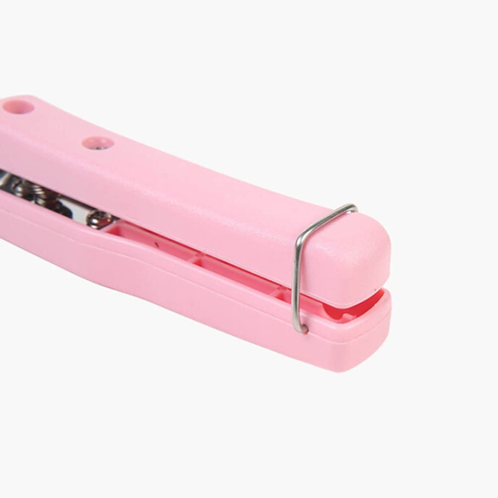 Durable stainless steel clips for handling hot bowls and dishes, ideal for home use. Durable stainless steel clips for handling hot bowls and dishes, ideal for home use.